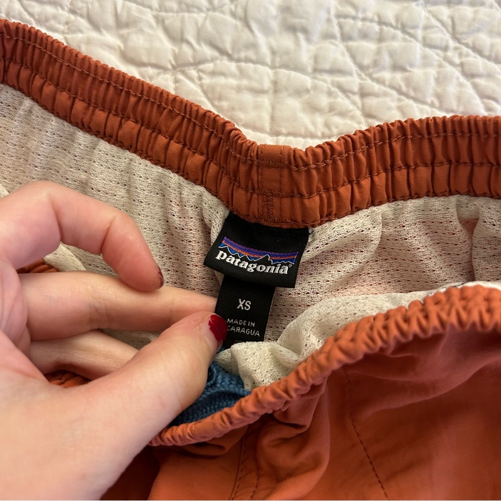 Patagonia Men’s Baggies Long Burnt Orange - Picture 6 of 6